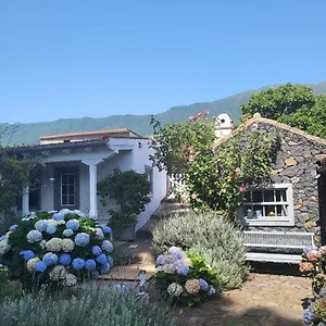 https://casas-la-principal.in-canary-islands.com